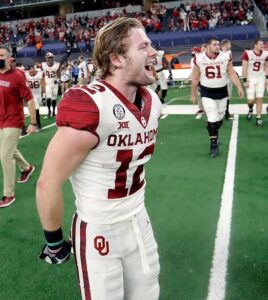 https://www.bbngist.com.ng/tragic-loss-sooners-quarterback-and-wide-receiver-announced-a-shocking-departure/